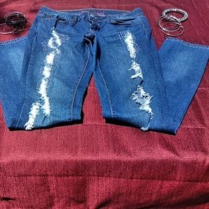 Distressed Black  Crystal Skinny Jeans jr. Size 7